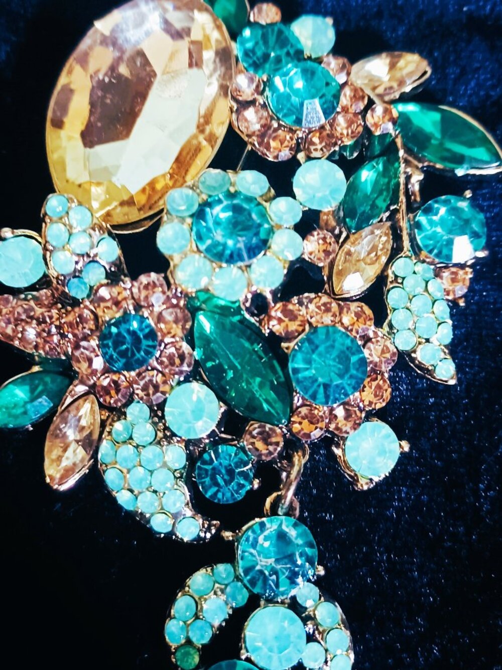 Another 4.5" Beatiful Rhinestone Brooch - Picture 2 of 5